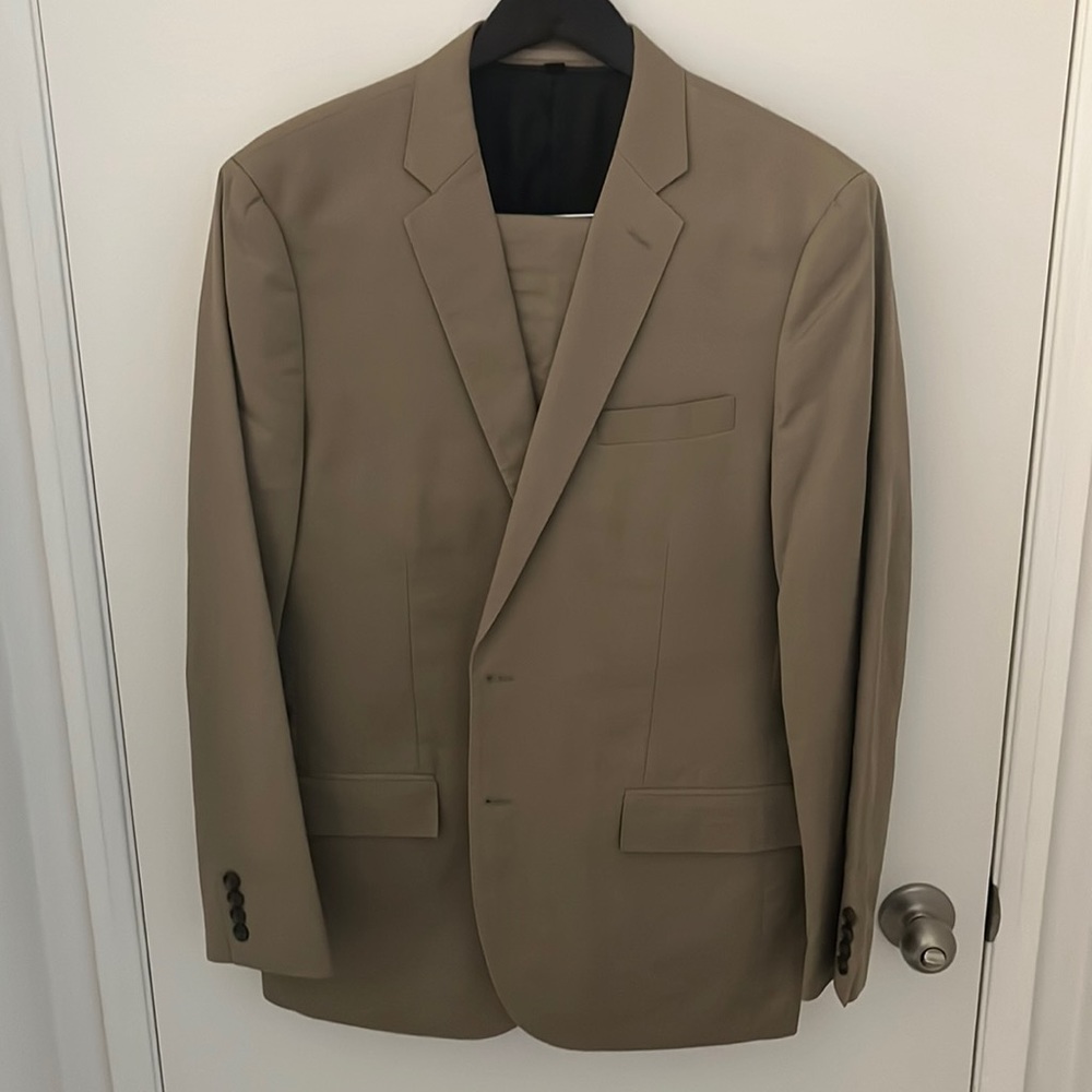 J Crew Ludlow Suit (Caprini Italian Khaki)